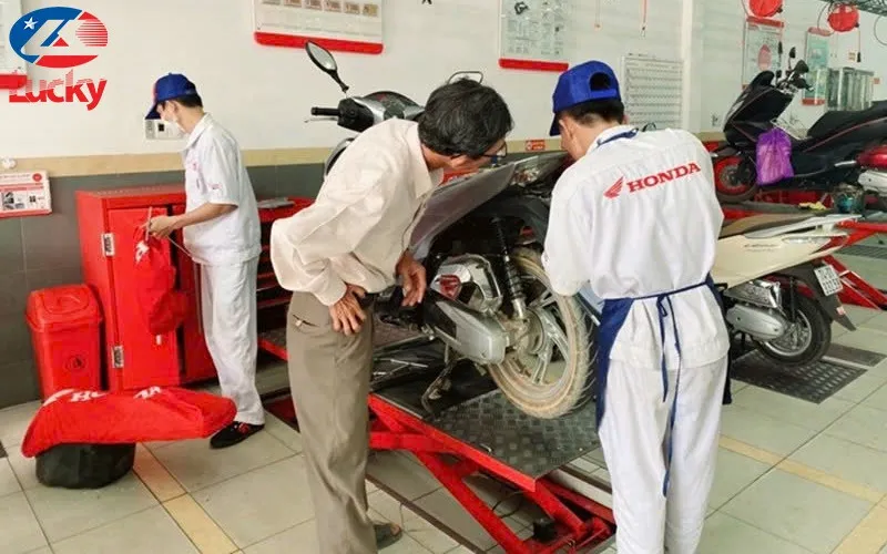 Kiểm tra các bộ phận quan trọng trong quá trình bảo dưỡng xe ga Honda