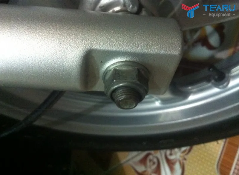 Cách làm mới ốc xe máy hiệu quả