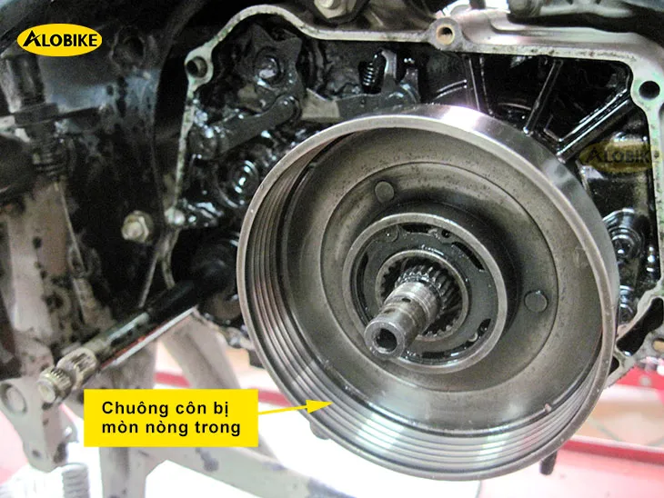 Quy trình làm nồi xe Wave Alpha tại cửa hàng chuyên nghiệp