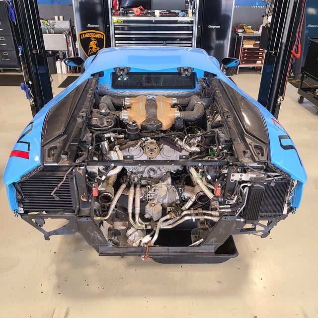 Thay Nhớt Xe Máy Đúng Cách: Hướng Dẫn Toàn Diện Từ A Đến Z Để Bảo Vệ Động Cơ