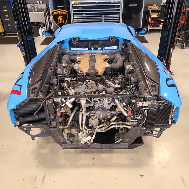 Thay Nhớt Xe Máy Đúng Cách: Hướng Dẫn Toàn Diện Từ A Đến Z Để Bảo Vệ Động Cơ