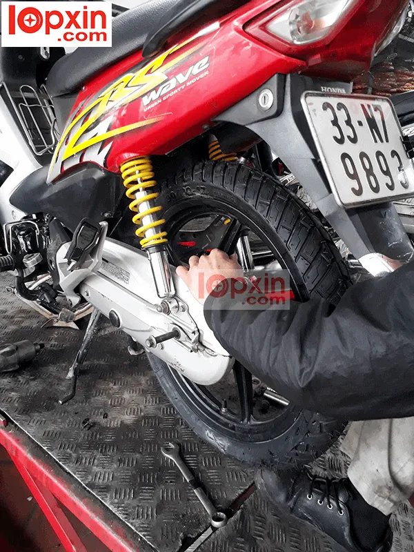 Lốp không săm chống đinh Michelin City Grip Pro cho xe Wave