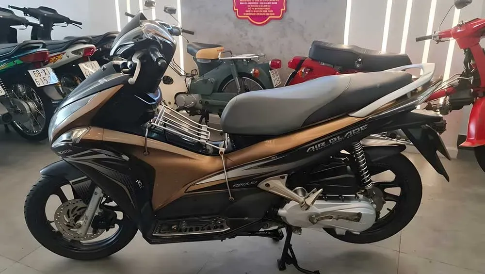 Mẫu xe Air Blade 125cc đời 2014, tích hợp công nghệ Idling Stop