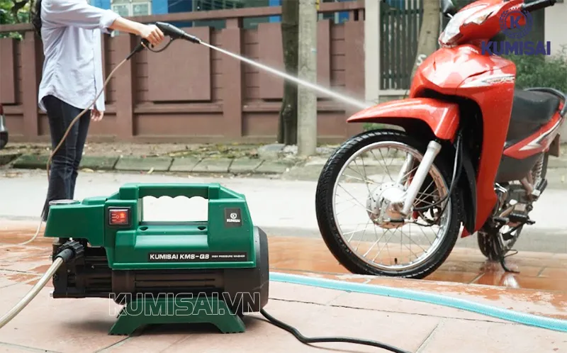 Máy bơm rửa xe hơi mini