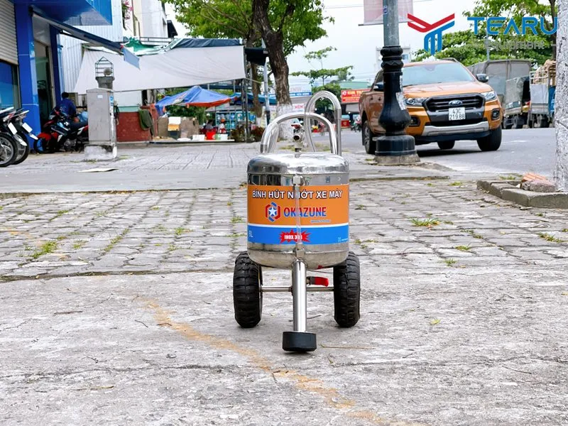 Máy hút nhớt xe máy Inox Okazune 8 Lít