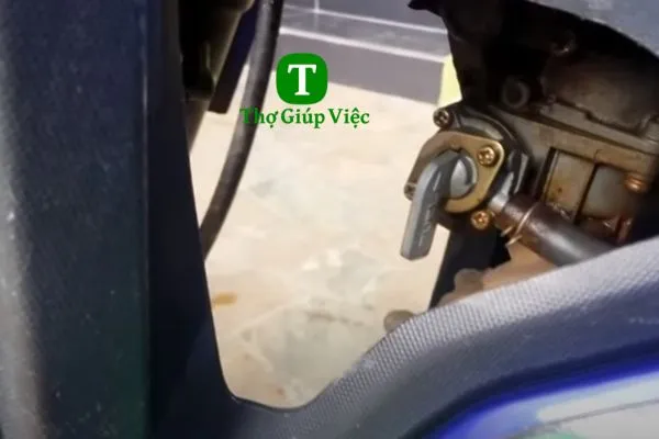 Vị trí lắp đặt van khóa xăng xe Wave