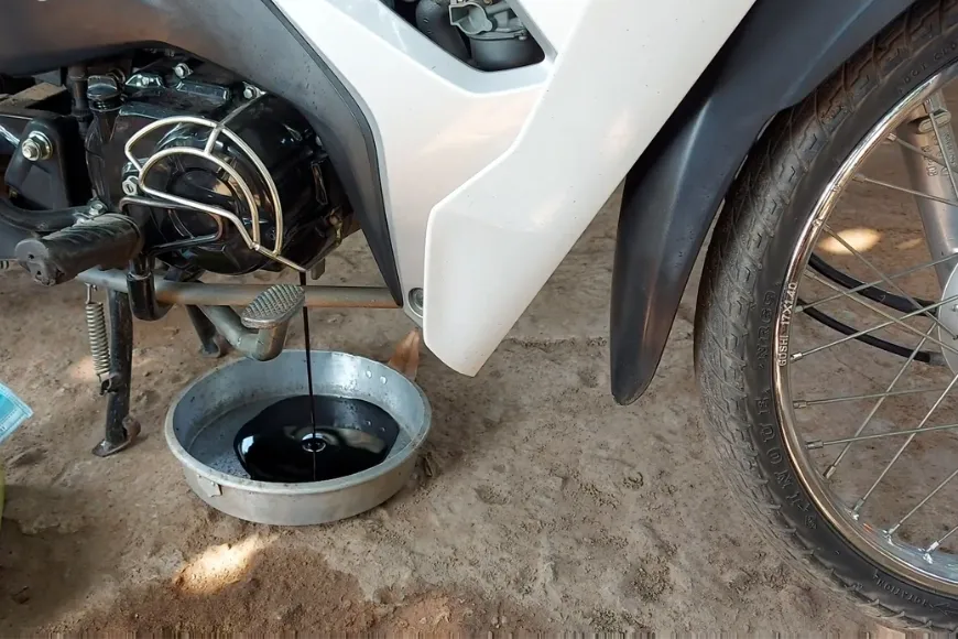 Lịch trình và chu kỳ bao lâu nên thay nhớt xe Wave để đảm bảo hiệu suất động cơ