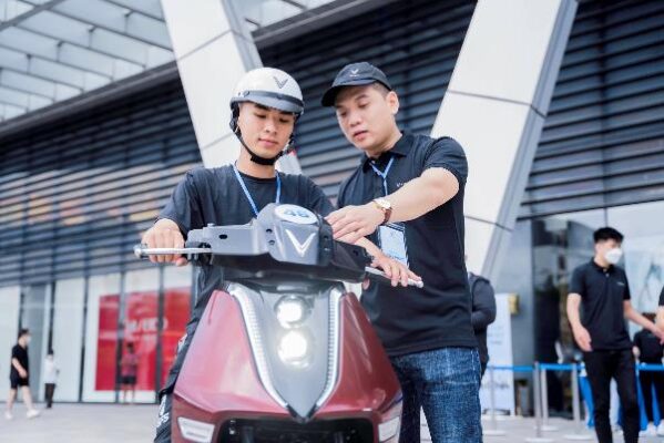 Giá Thay Dầu Xe Máy: Phân Tích Chi Tiết Các Yếu Tố Quyết Định Và Cập Nhật Bảng Giá 2024