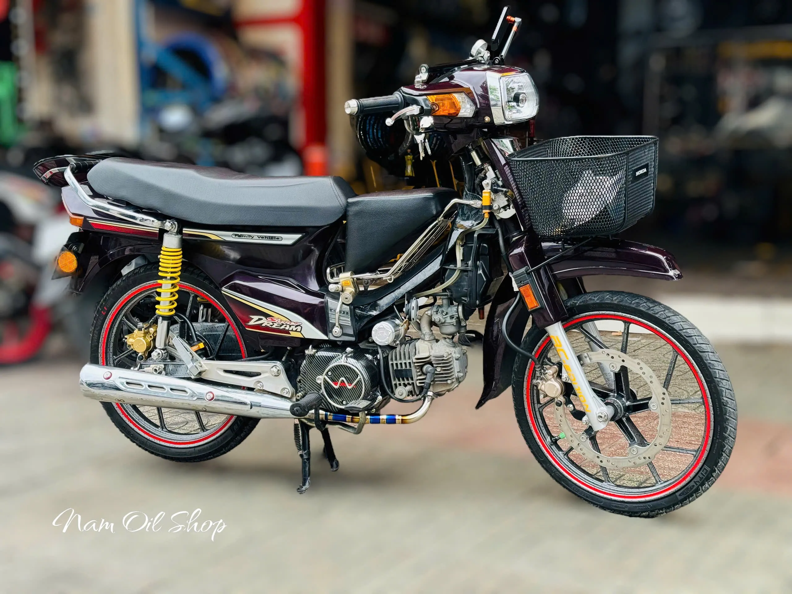 Pô Dream cổ Titan tạo vẻ đẹp sang trọng