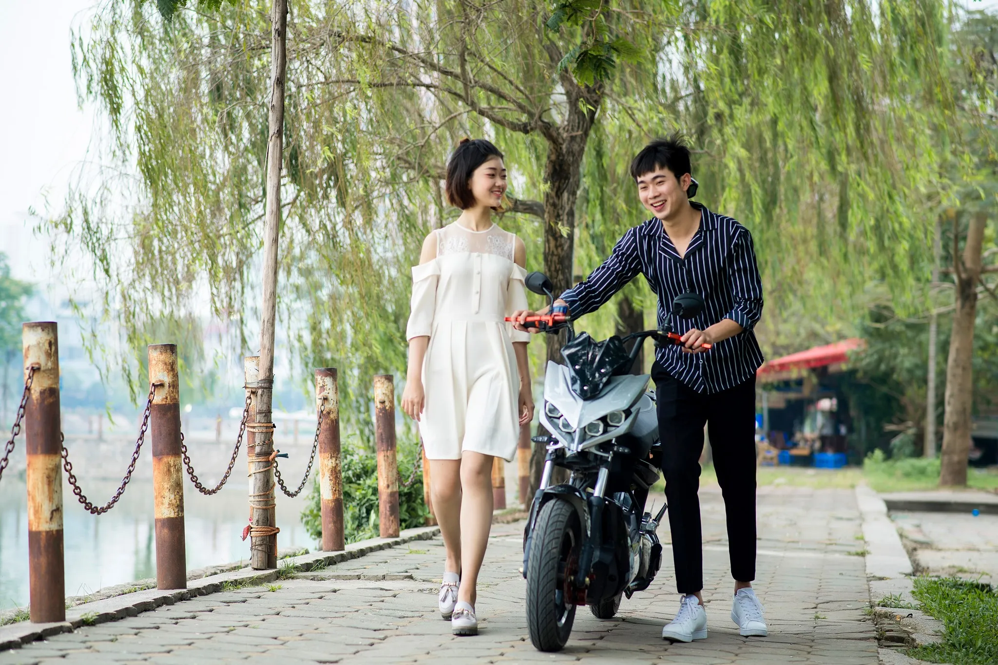 Người dùng xe điện quên sạc pin sau khi di chuyển