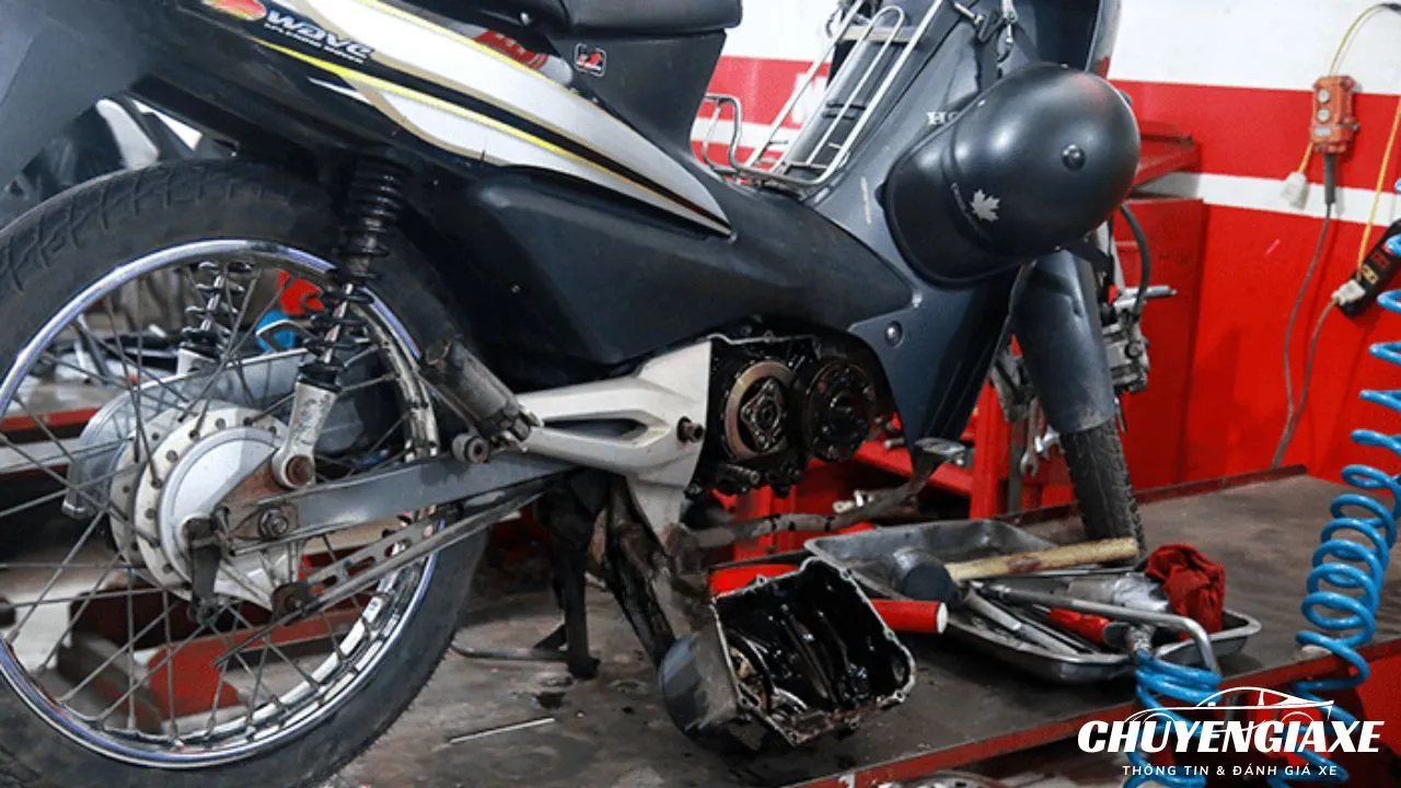 Sửa chữa xe Wave bị rung đầu tại các trung tâm bảo dưỡng uy tín đảm bảo xe được kiểm tra và xử lý bằng các công cụ chuyên dụng và phụ tùng chính hãng.