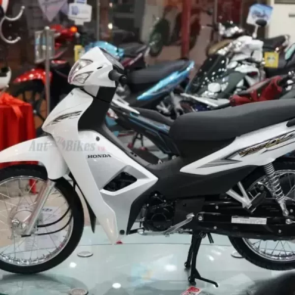 Mẫu Tem trùm xe Wave Alpha 110 zin trắng đời 2017-2020 chất liệu decal cao cấp