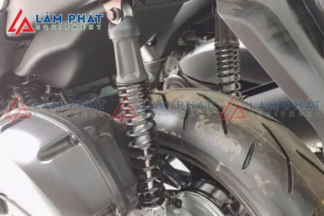 Giảm xóc xe máy phát ra tiếng kêu bất thường khi hoạt động