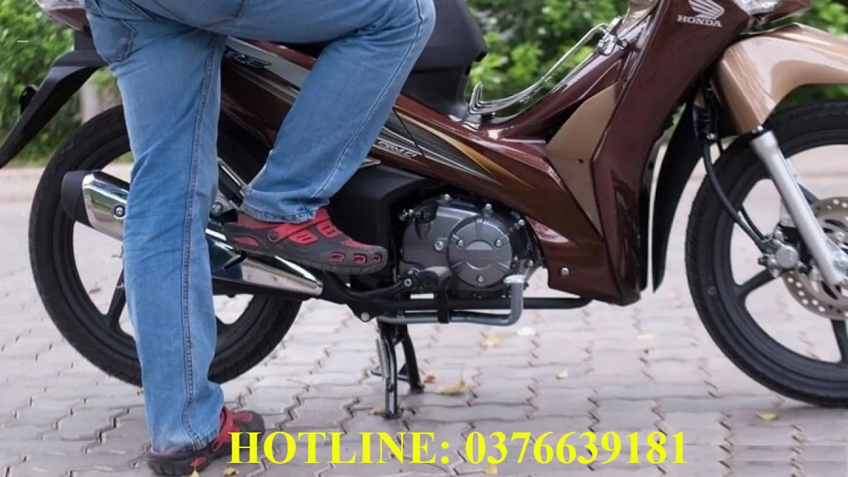 thay loc xang xe may 2