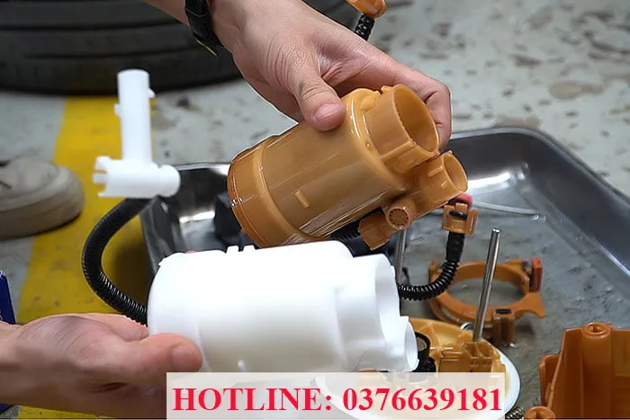 thay loc xang xe may 3