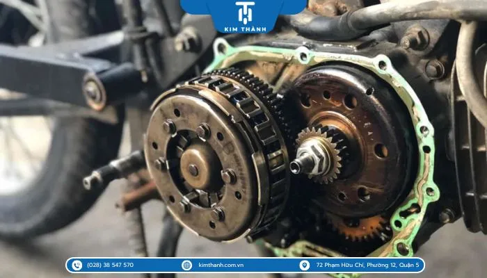 Thiếu dầu nhớt dẫn đến hiện tượng khô dầu