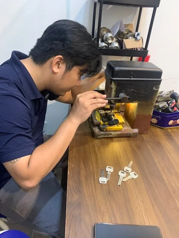 Làm chìa khoá xe Wave | Lấy liền | 15p Có mặt | Giá chỉ từ 150k