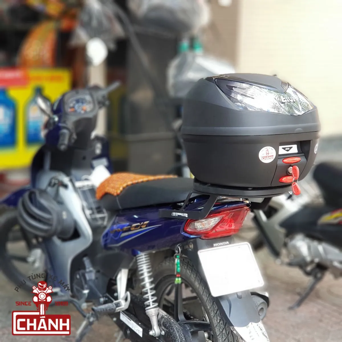 Combo thùng Givi E250N2 và baga Givi MV cho Wave Alpha 110