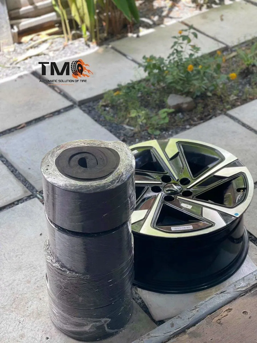 Quy trình chuẩn bị lốp xe để thực hiện dịch vụ tráng lốp chống đinh