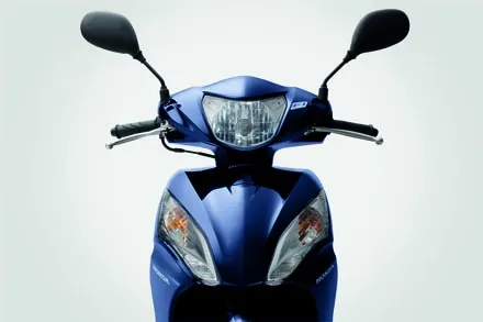 Xe tay ga Vision màu trắng, một trong những màu mới được giới thiệu sau khi làm mới xe Vision