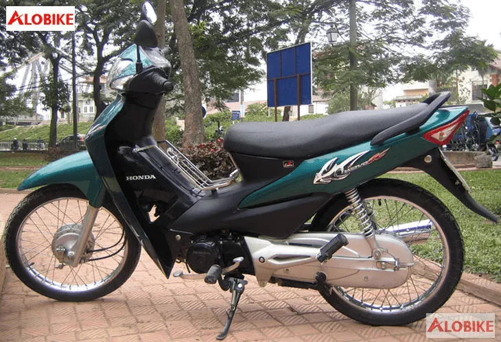 Wave Alpha 2003 thay đổi tem và màu sơn