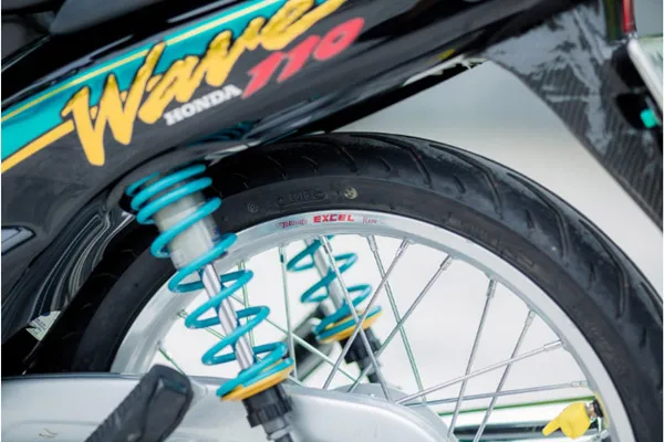 Một số phuộc nên độ cho Wave như Nitron với khả năng canh chỉnh tải trọng linh hoạt