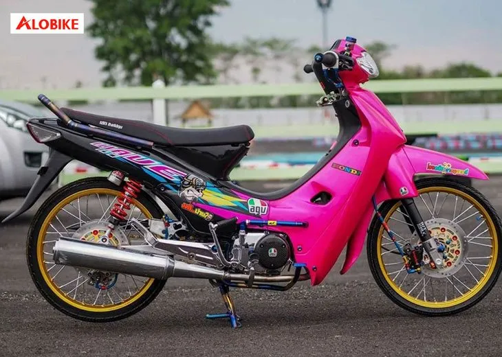 Chiếc Wave 50cc độ kiểng phong cách Wave Thái mạnh mẽ