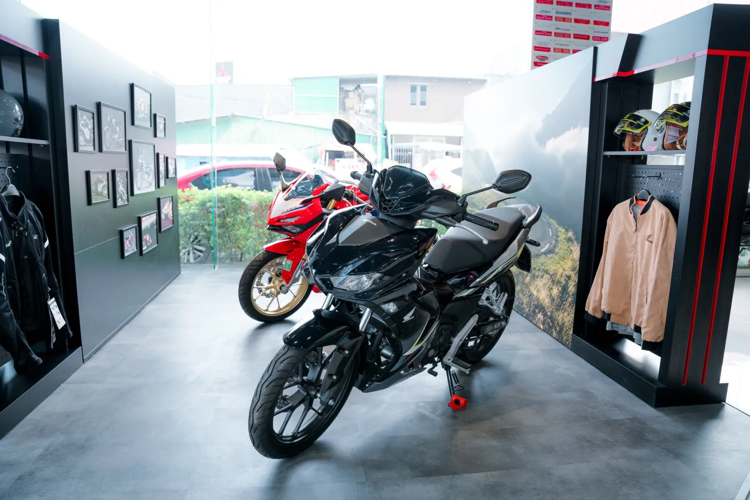 Lựa chọn xe côn tay thể thao và mức giá xe máy Huệ Lộc Vinh tương ứng