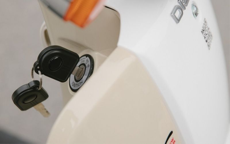 Khắc Phục Đèn Xe Wave Sáng Yếu: Nguyên Nhân Sâu Xa Và Hướng Dẫn Sửa Chữa Chuyên Sâu