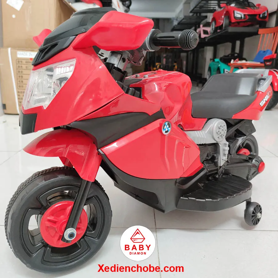 Xe máy điện BMW PT 600 được trưng bày tại cửa hàng Baby Diamon