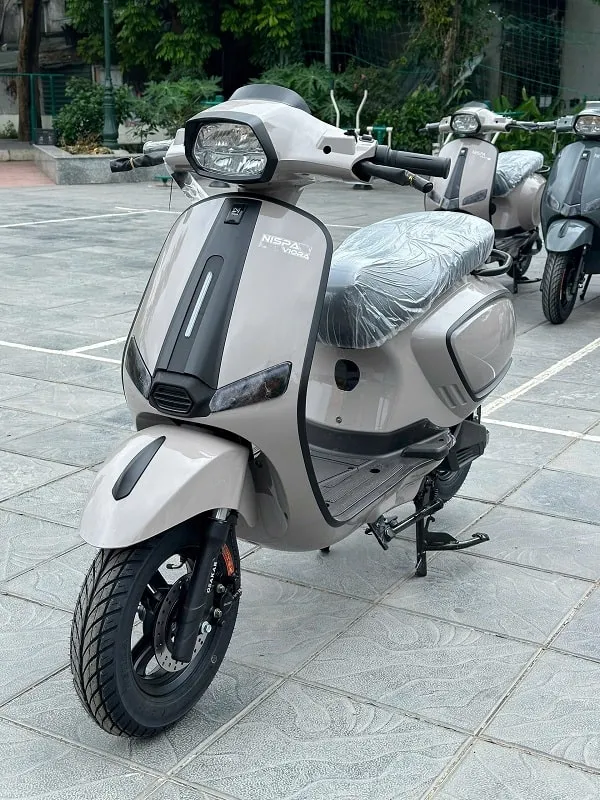 Xe Máy Điện Osakar Nispa Viora với thiết kế sang trọng, màu xám xi măng