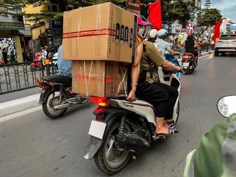 Tránh chở quá tải hoặc chạy đường dốc trong 1000 km đầu tiên