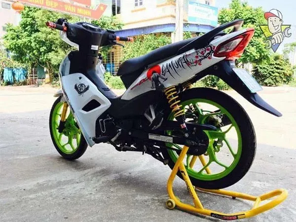 Chiếc Wave Alpha độ kiểng cao cấp với mâm đúc và phanh đĩa Brembo, thể hiện phong cách cá nhân