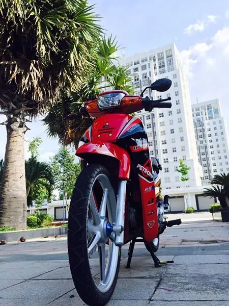 Hệ thống phanh trước xe Wave độ côn tay với mâm Racingboy và đĩa Apido