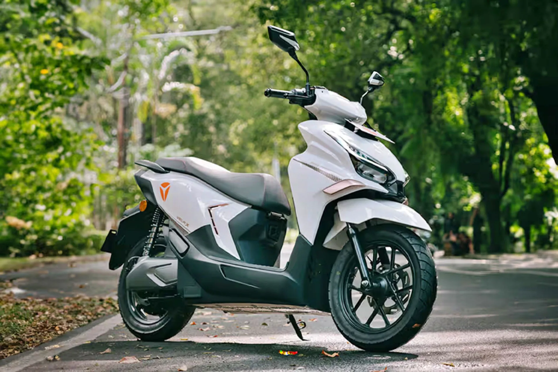 Yadea Velax có kiểu dáng tương đồng với mẫu xe máy Honda Vario