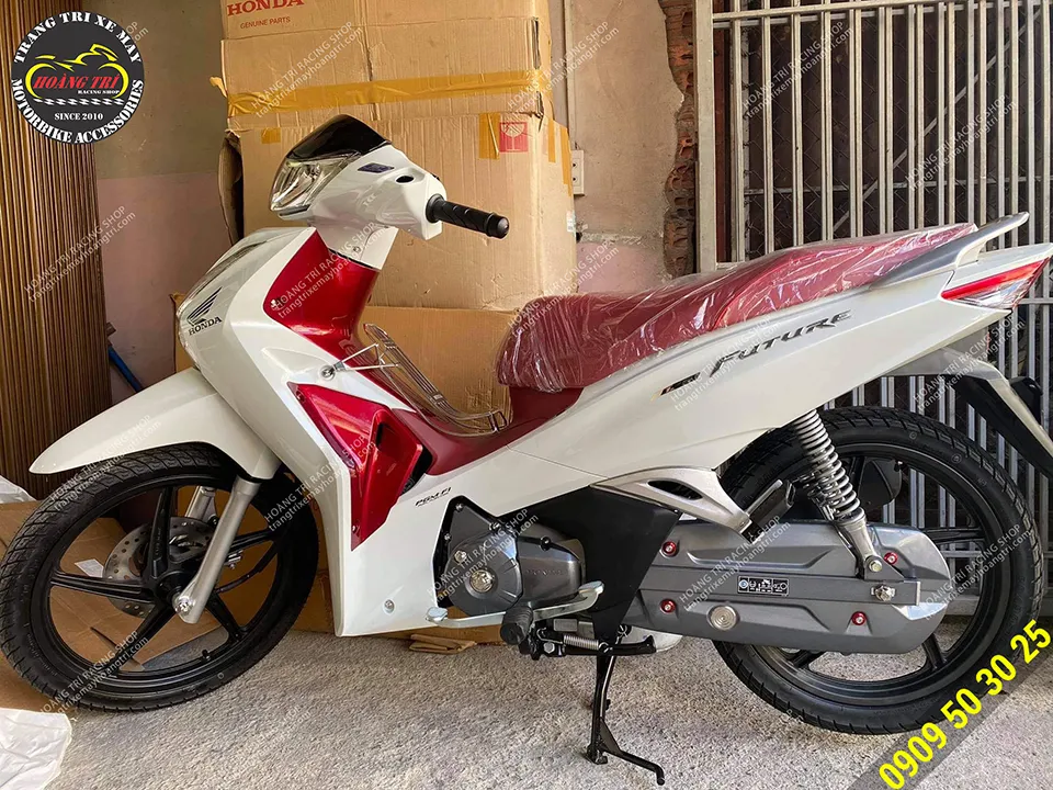 Chiếc Future đã được trang bị yên xe hàng nhập Thái Lan và bộ kit 5 món