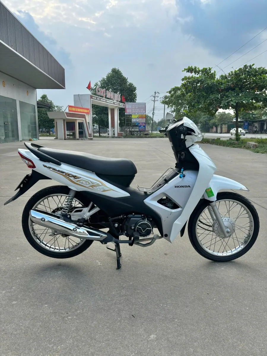 Chi tiết đồng hồ và tay lái của xe Honda Wave Alpha 110