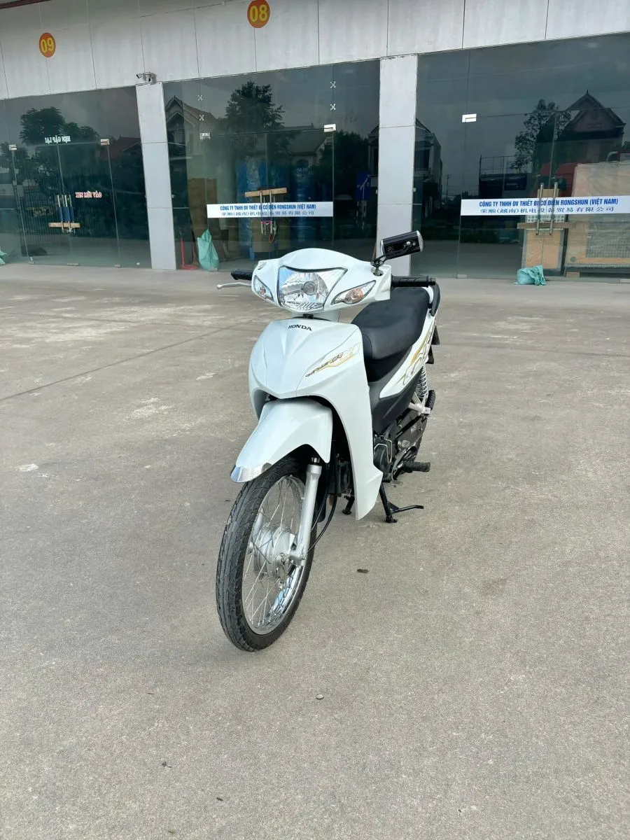 Chi tiết đầu xe và khóa xe Wave Alpha 110