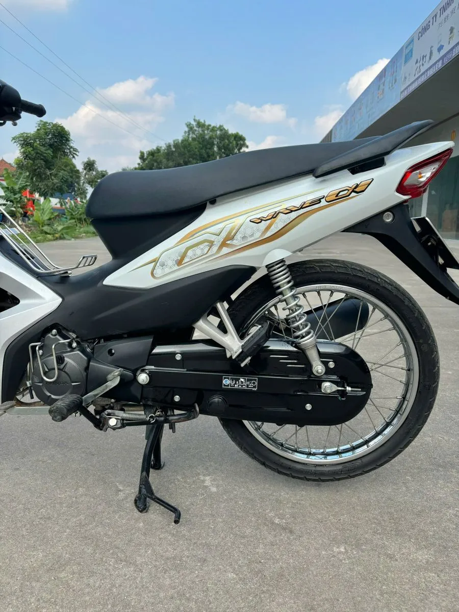 Chi tiết thân sau và baga của xe Wave Alpha 110