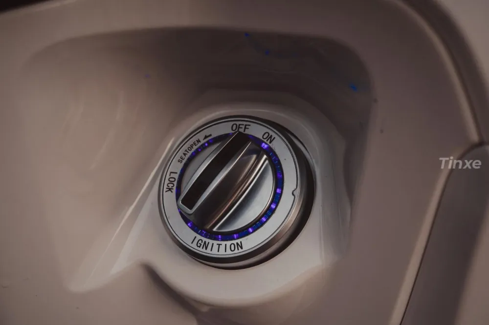 Ổ khóa Smartkey với thiết kế núm xoay tiện lợi trên thân xe