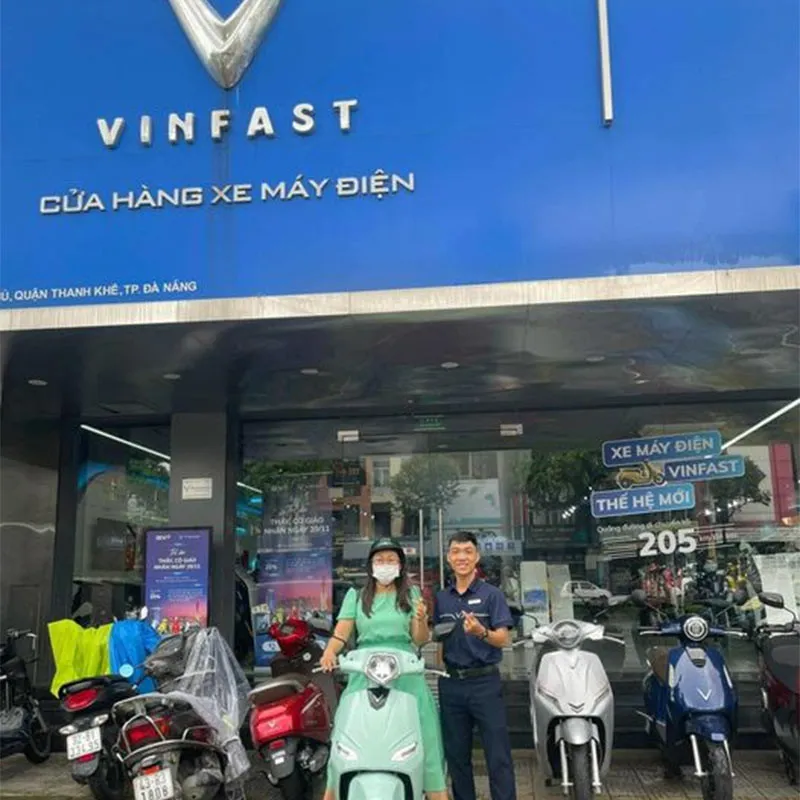 Người dân Đà Nẵng thoải mái di chuyển bằng xe máy điện VinFast trên các tuyến phố