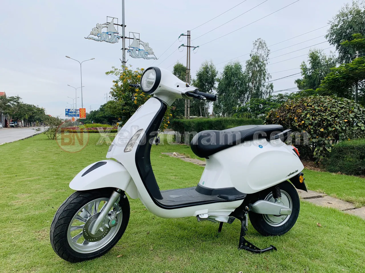 Xe máy điện Vespa Anmshi S là biểu tượng của sự sang trọng và công nghệ hiện đại