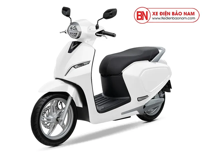 Vinfast Klara A2 phiên bản màu trắng sang trọng với thiết kế tinh tế