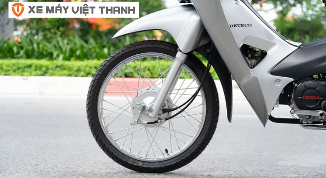Bảo dưỡng Wave 50cc: Lịch trình và các hạng mục chăm sóc xe số chuẩn nhất 4 Kiểm tra an toàn hệ thống phanh và lốp xe Wave 50cc