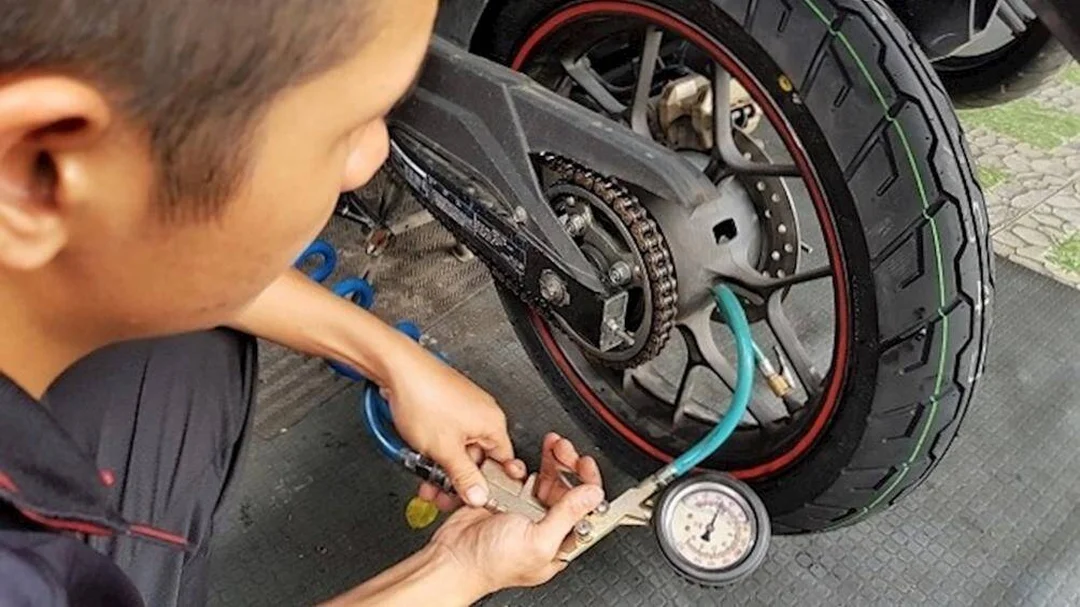Hướng dẫn bảo dưỡng Wave theo số km chuẩn kỹ thuật 7 Kiểm tra và bảo trì linh kiện xe máy